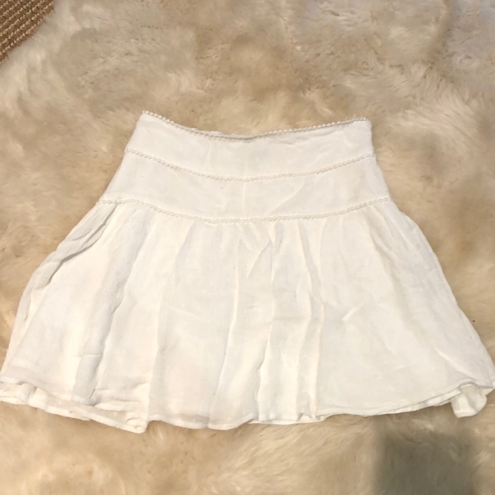 FOREVER 21 White Flowy Skirt Zipper Closure